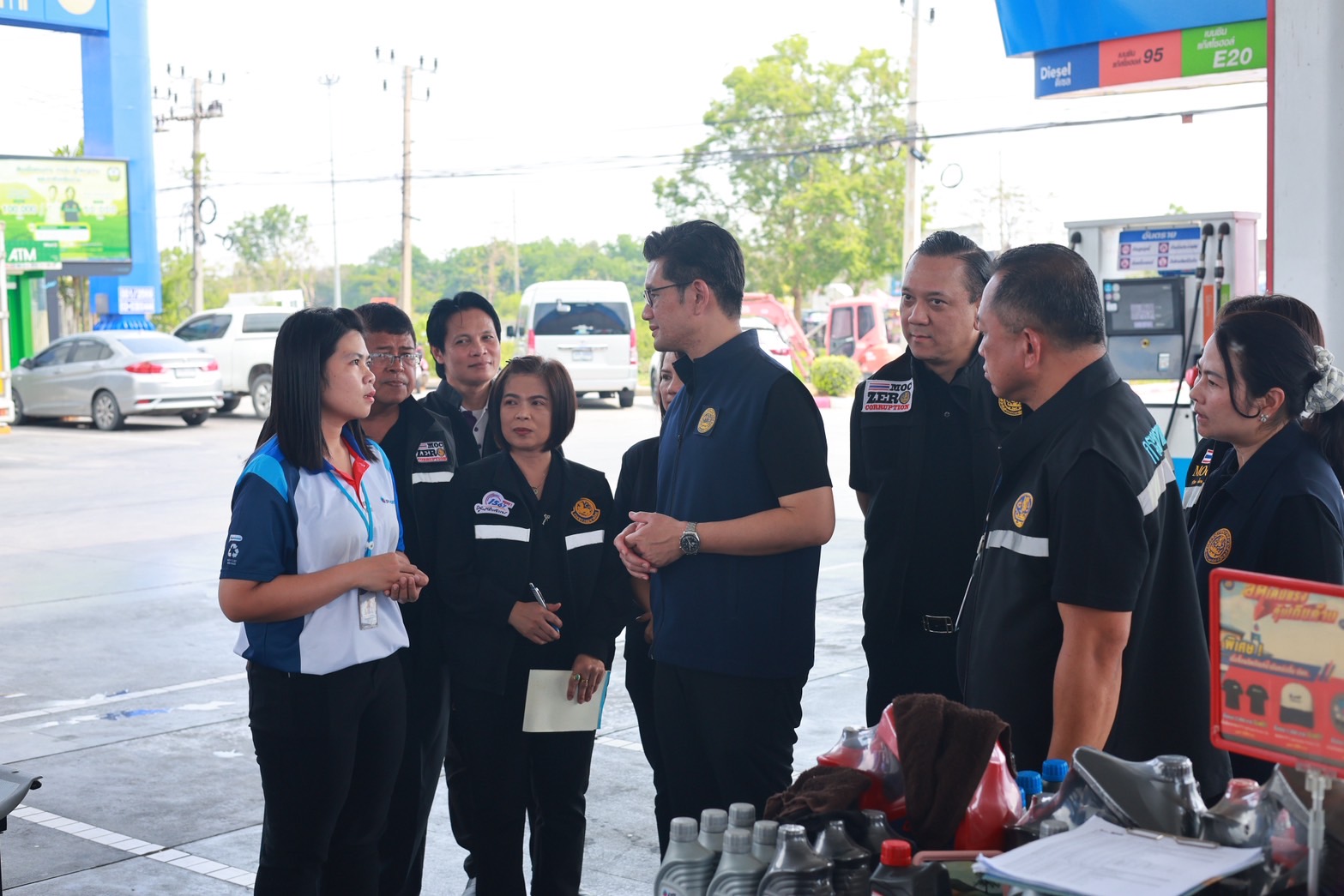 กระทรวงพาณิชย์ลงพื้นที่จังหวัดพระนครศรีอยุธยาติดตามสถานการณ์น้ำมันเชื้อเพลิง สินค้าอุปโภคบริโภค และปุ๋ยเคมี